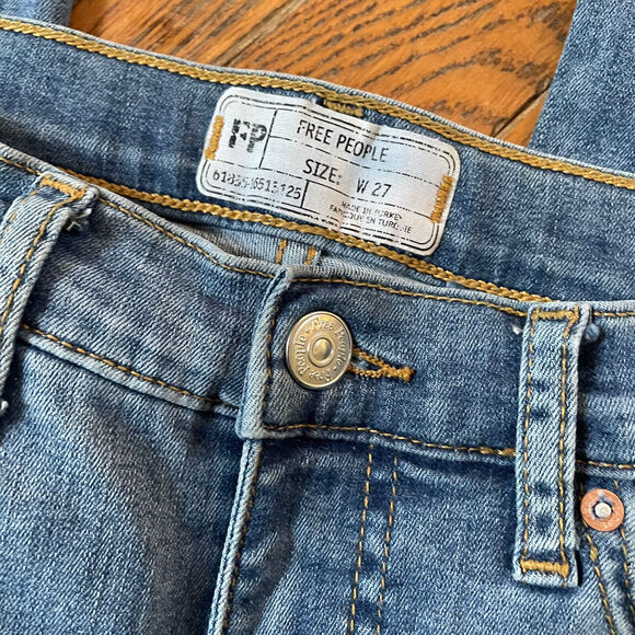 Free People 27 High Waisted Busted Knee Medium Wash Blue Skinny Stretch Jeans - Picture 3 of 6